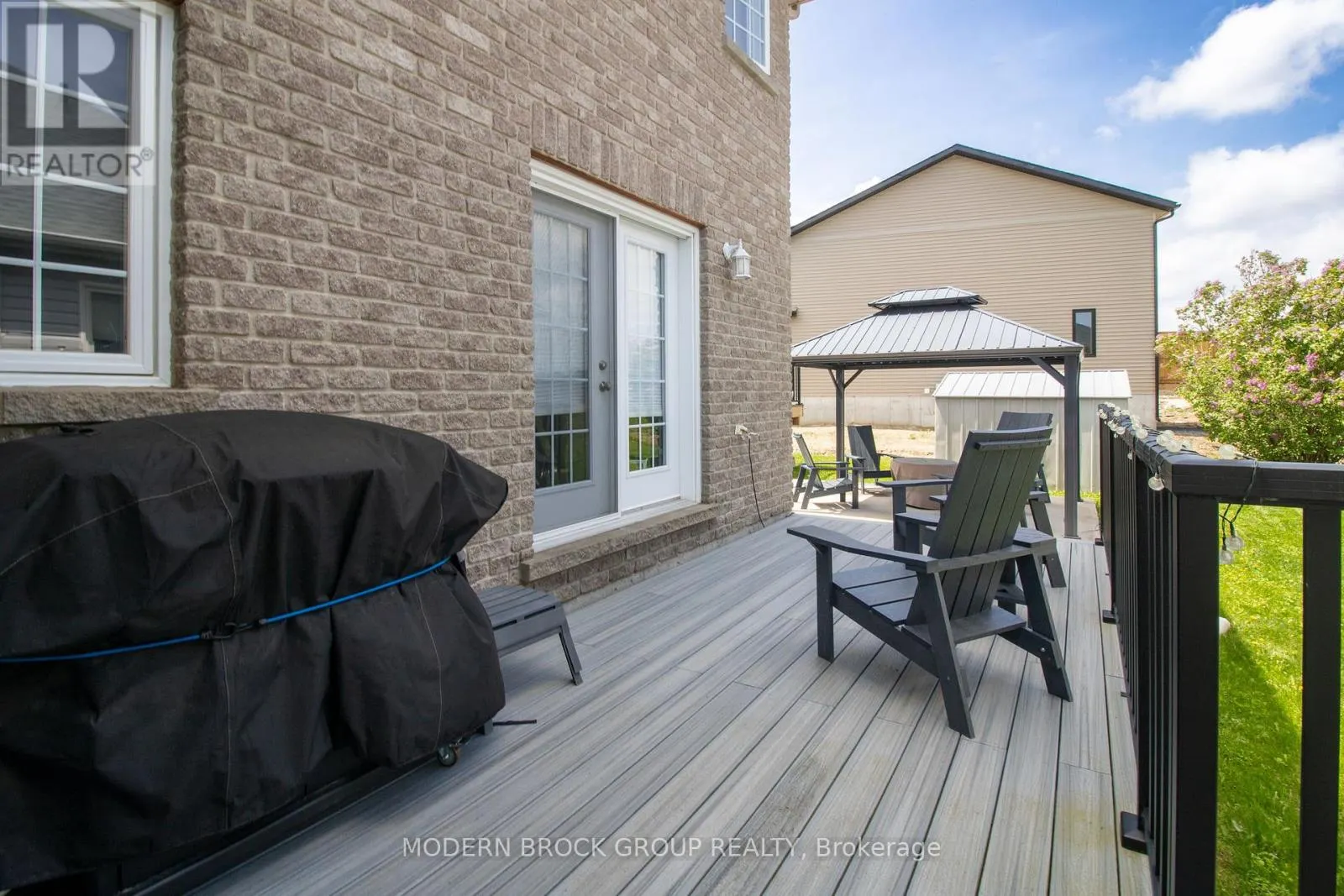 1000 CRESTWOOD DRIVE