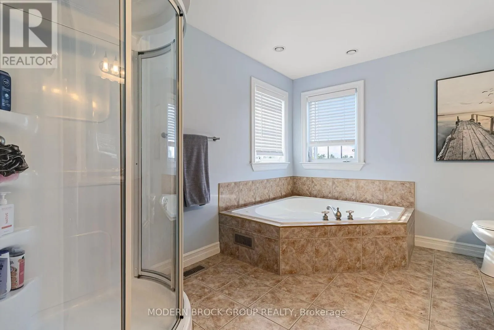 1000 CRESTWOOD DRIVE