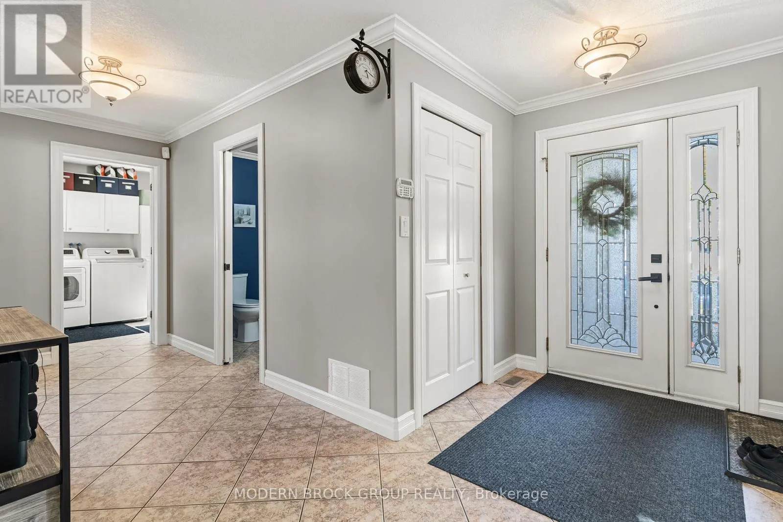 1000 CRESTWOOD DRIVE