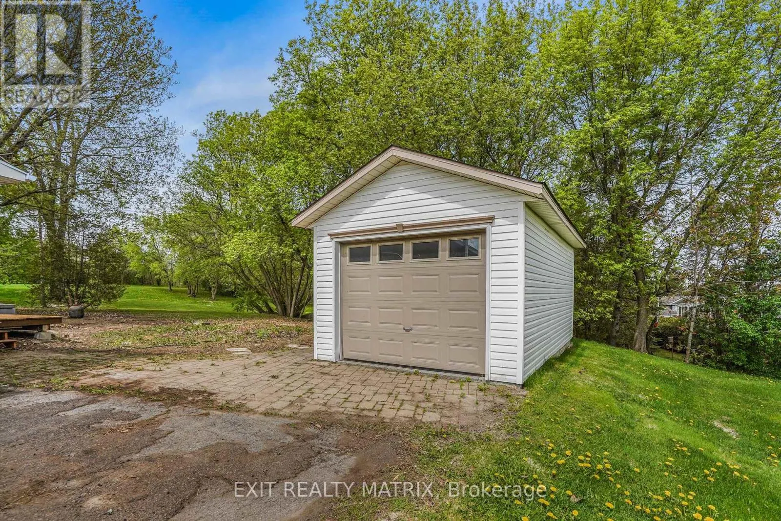 136 MARTEL CRESCENT
