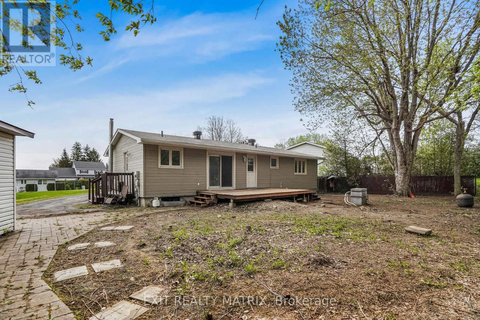 136 MARTEL CRESCENT