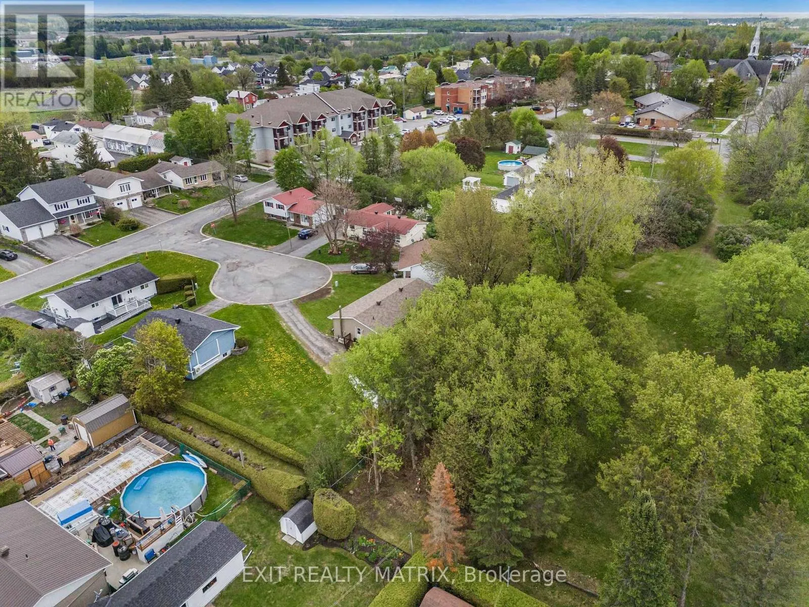136 MARTEL CRESCENT
