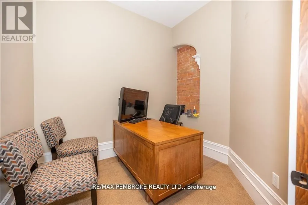 464 PEMBROKE STREET W