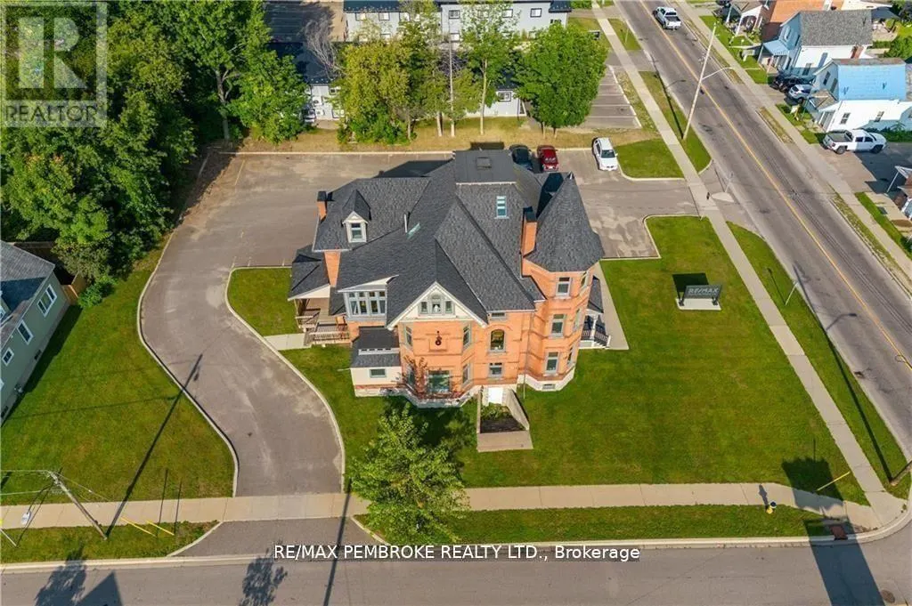 464 PEMBROKE STREET W