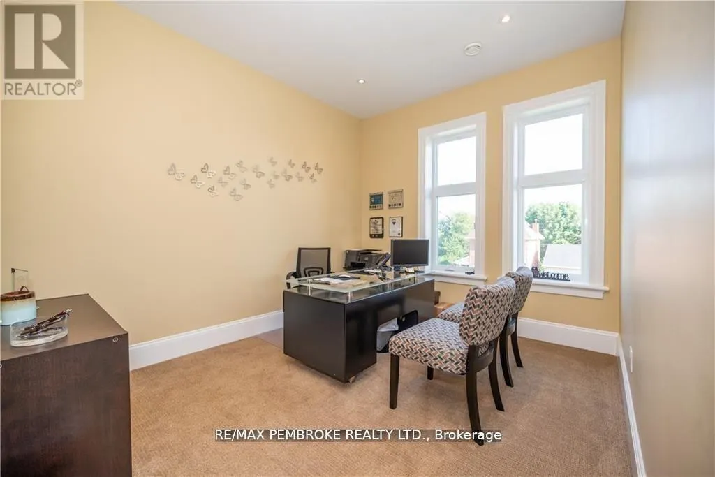 464 PEMBROKE STREET W