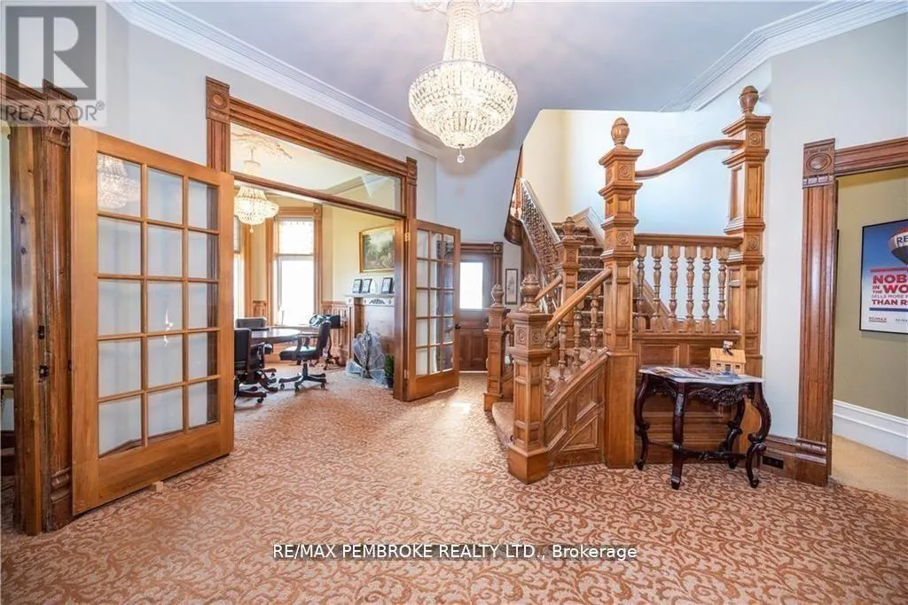 464 PEMBROKE STREET W