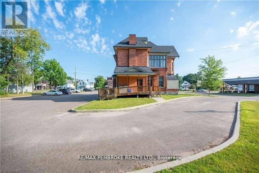 464 PEMBROKE STREET W