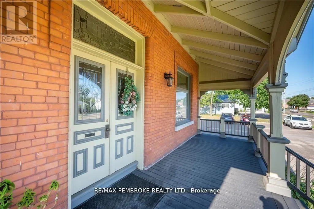 464 PEMBROKE STREET W