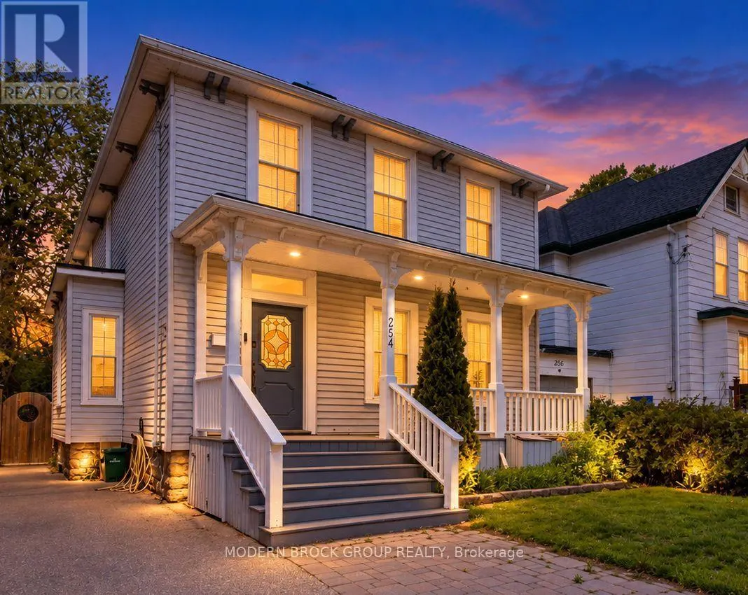 254 KING STREET E