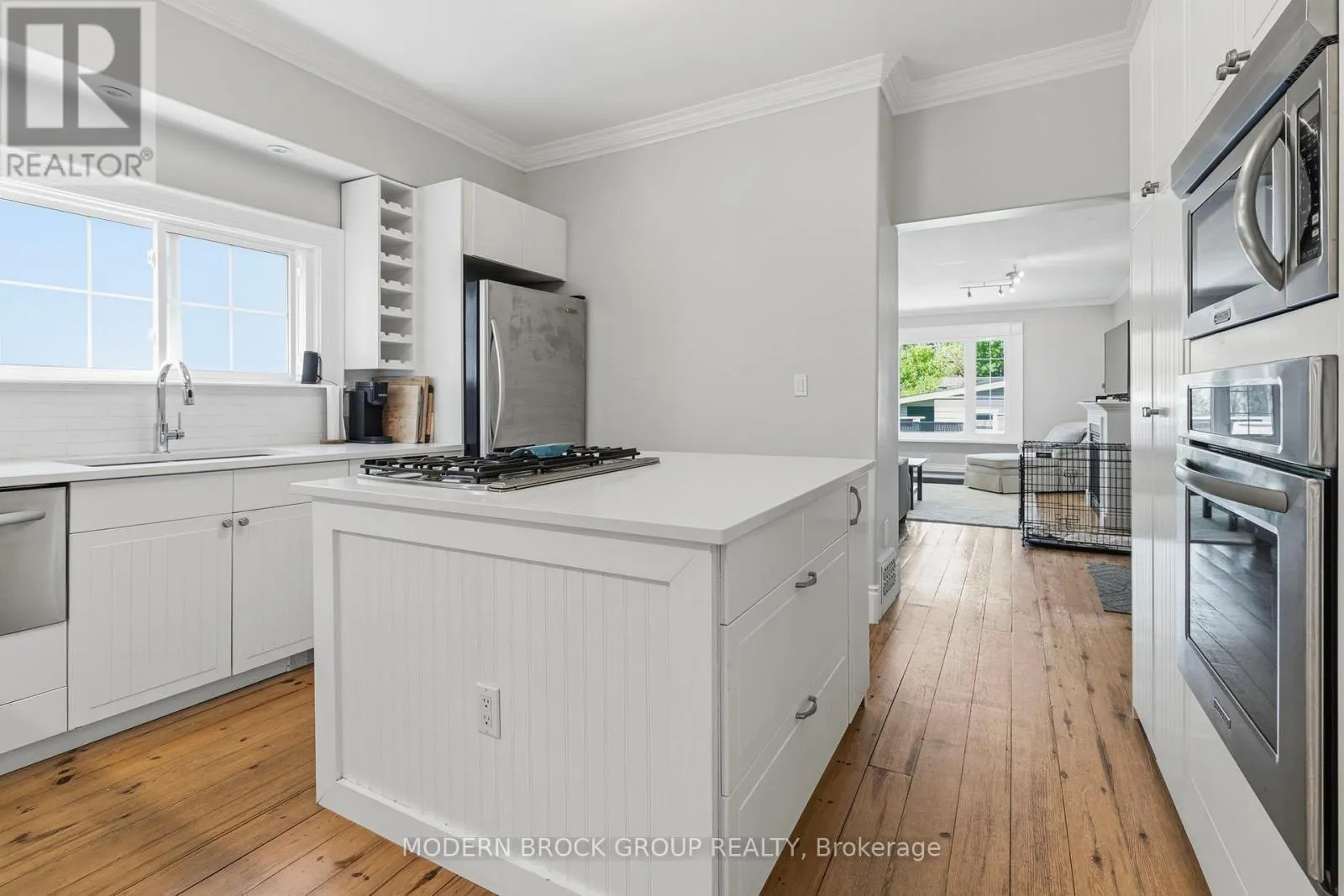 254 KING STREET E