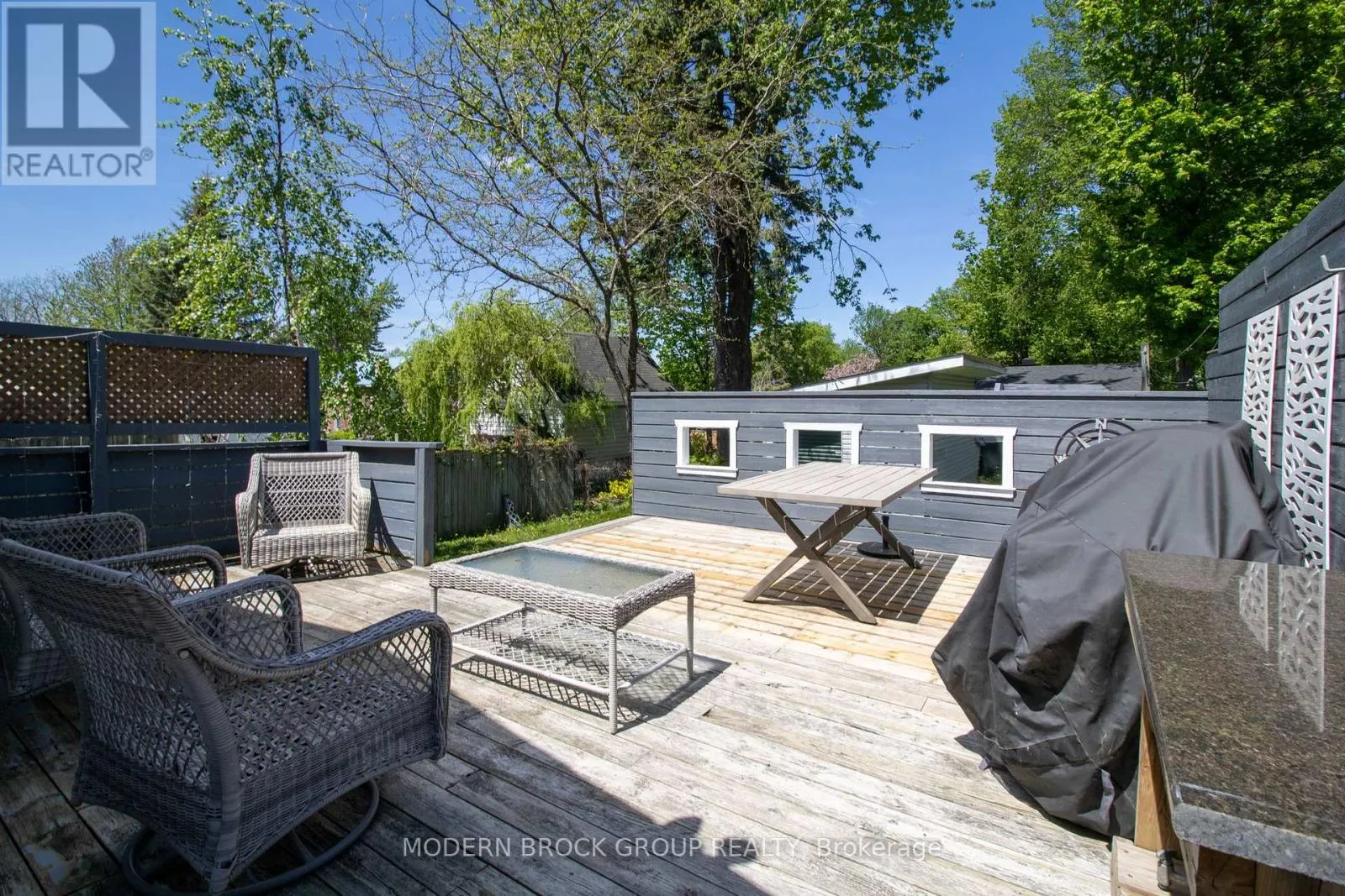 254 KING STREET E