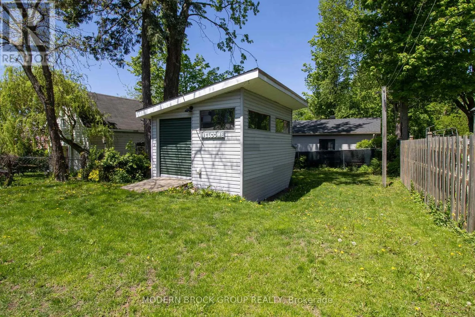 254 KING STREET E