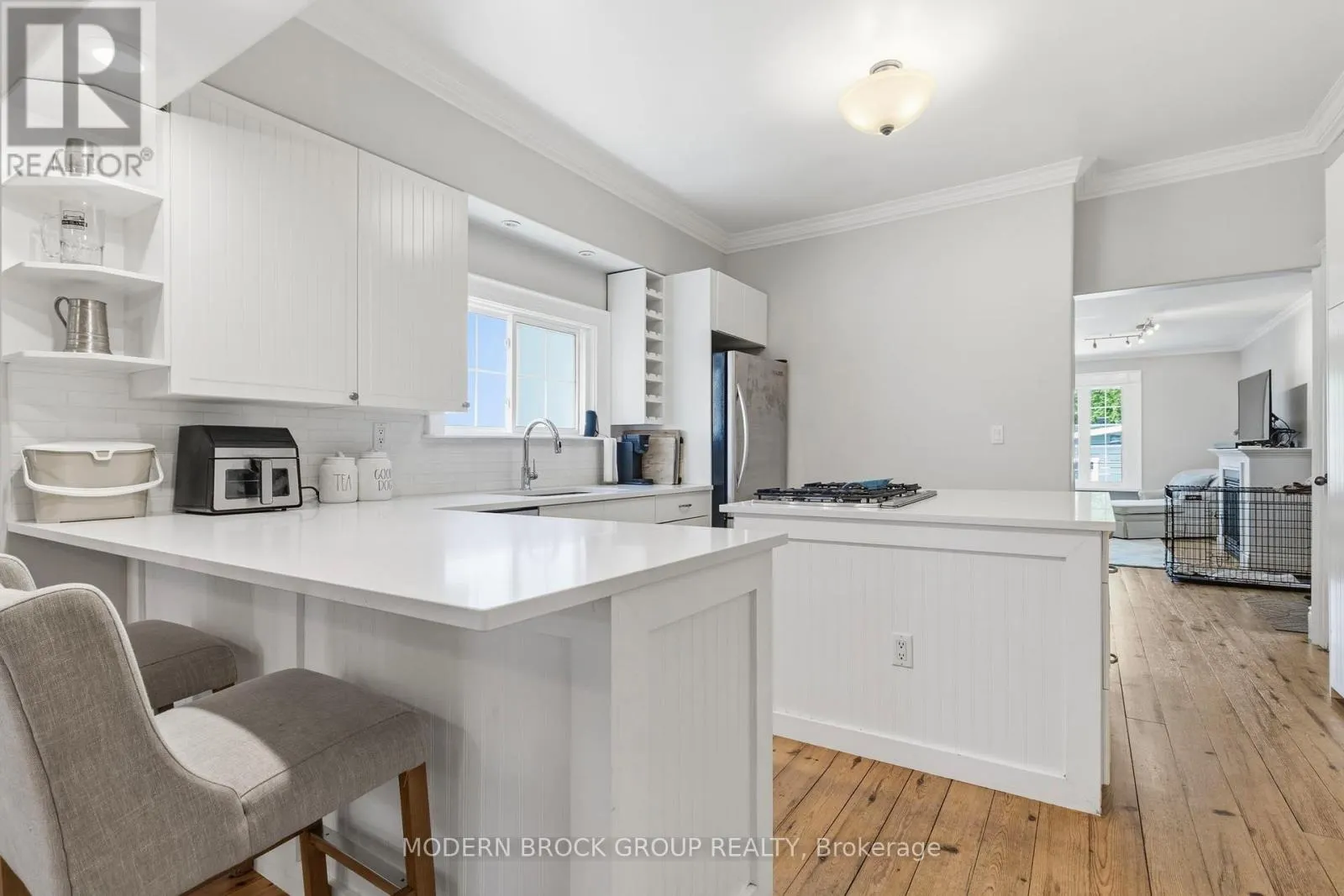 254 KING STREET E