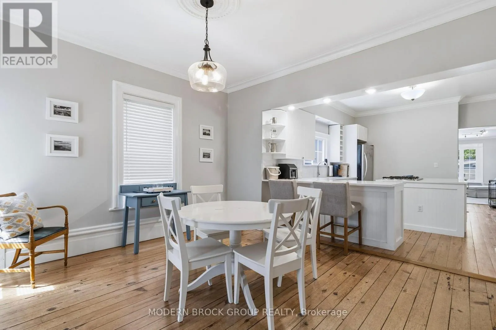 254 KING STREET E