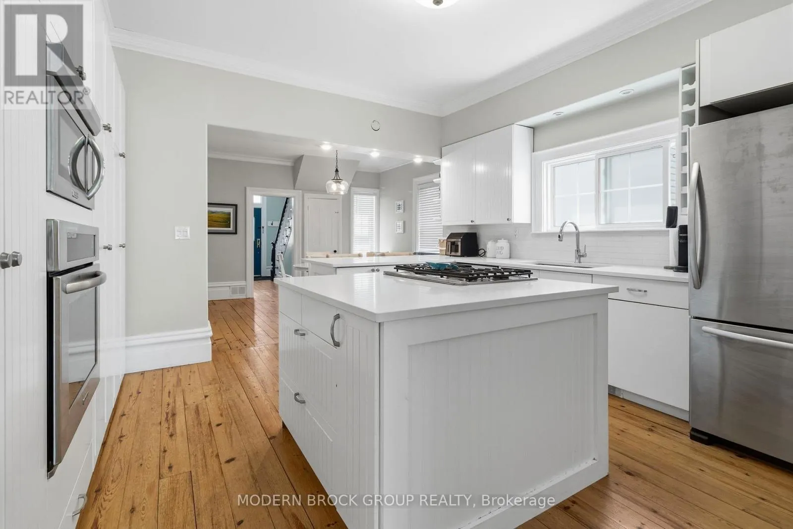 254 KING STREET E