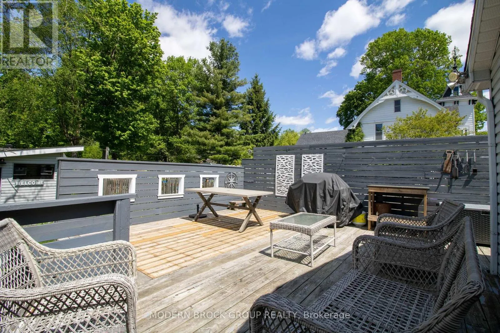 254 KING STREET E