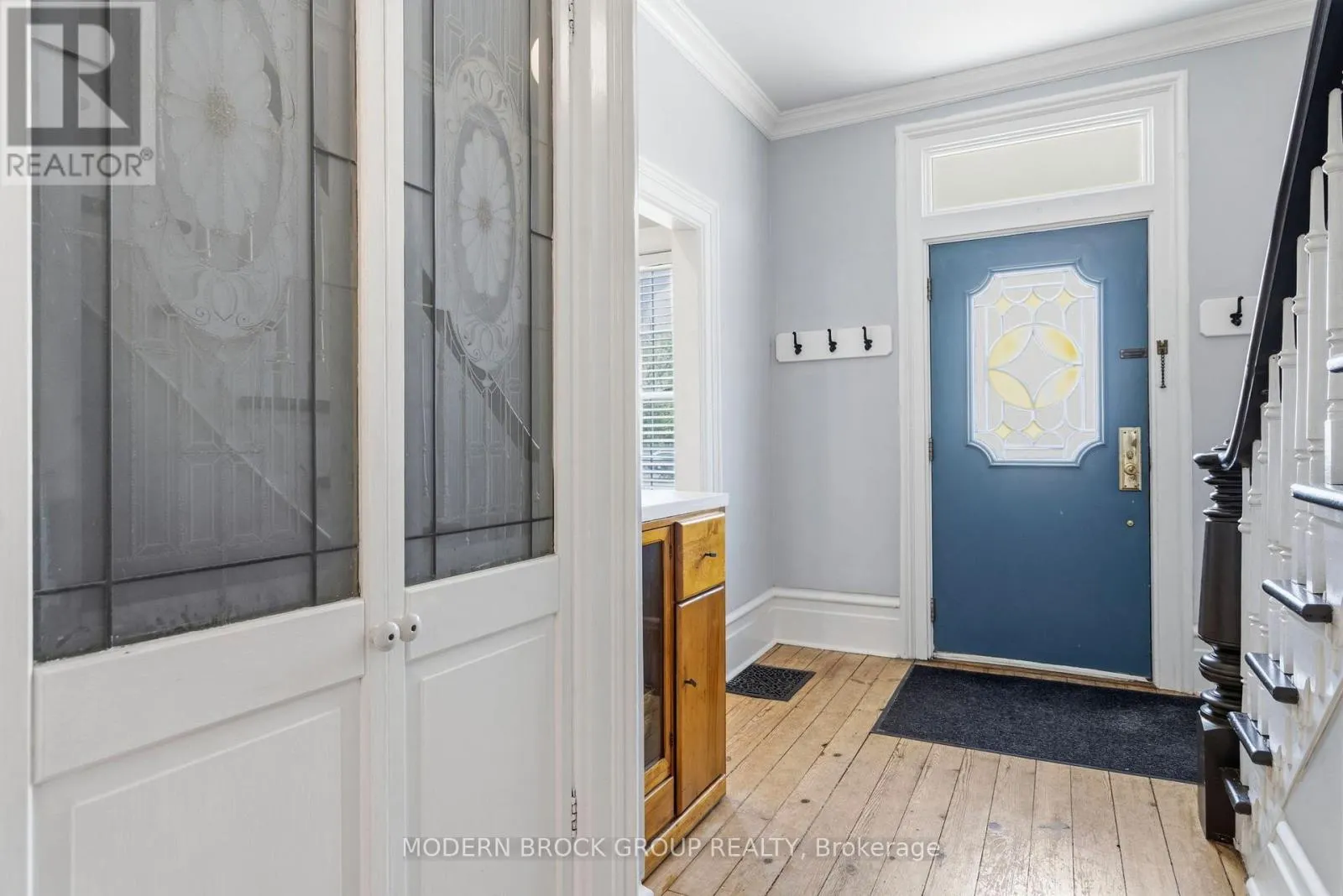 254 KING STREET E