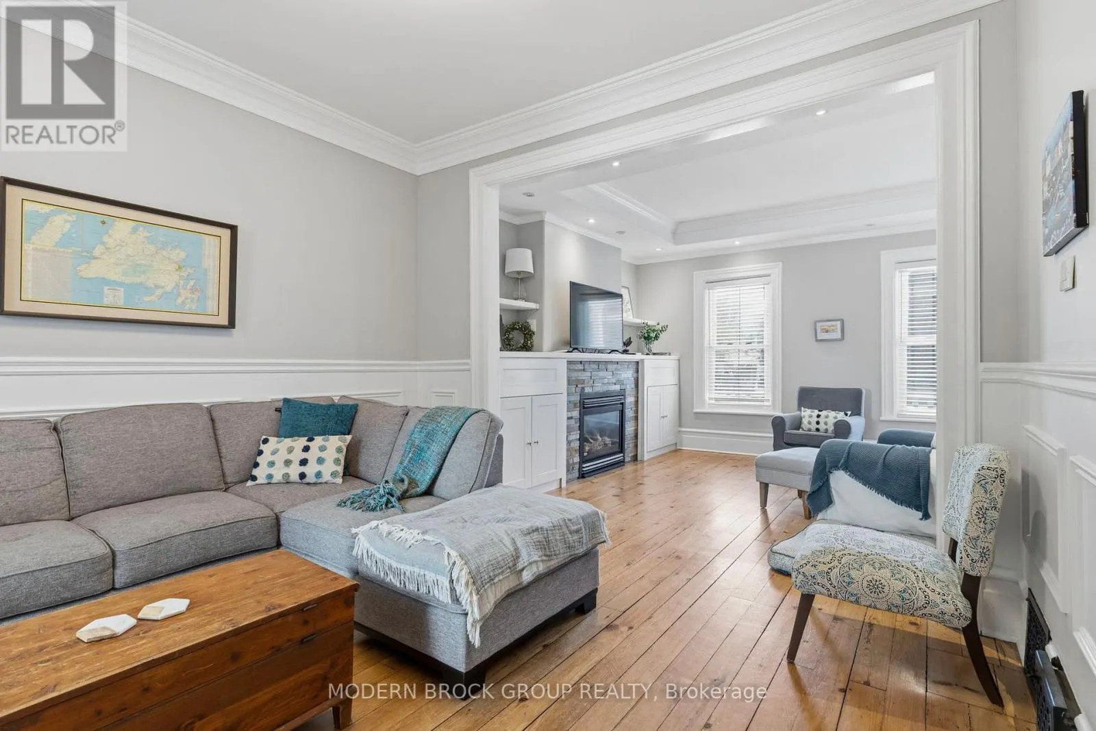 254 KING STREET E