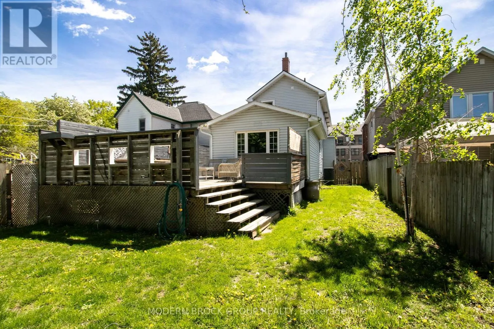 254 KING STREET E