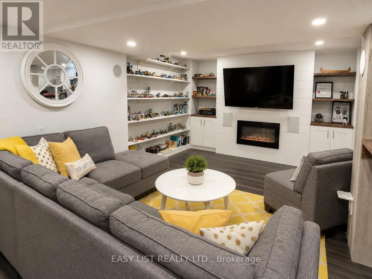 111 PARKVIEW LANE