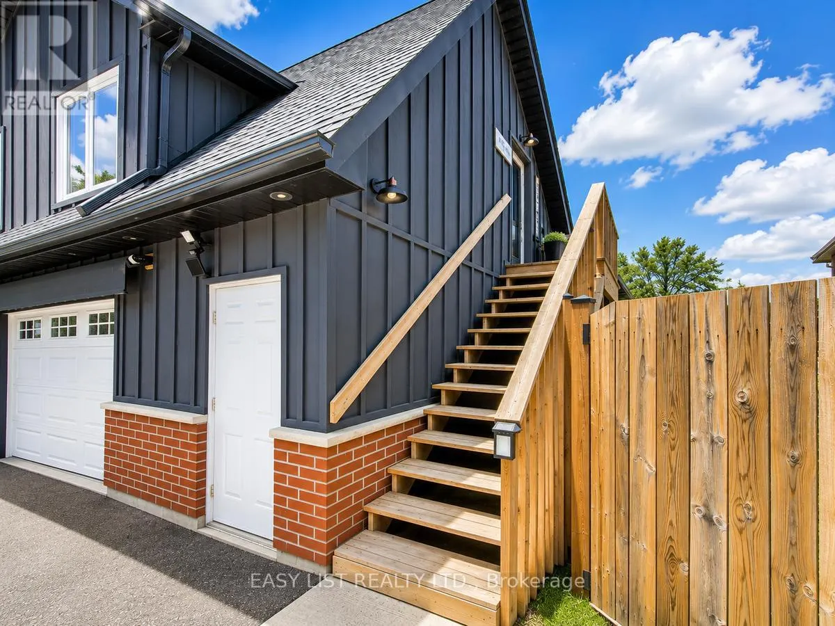 111 PARKVIEW LANE