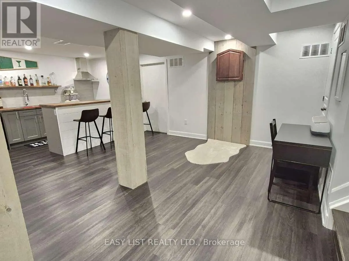 111 PARKVIEW LANE