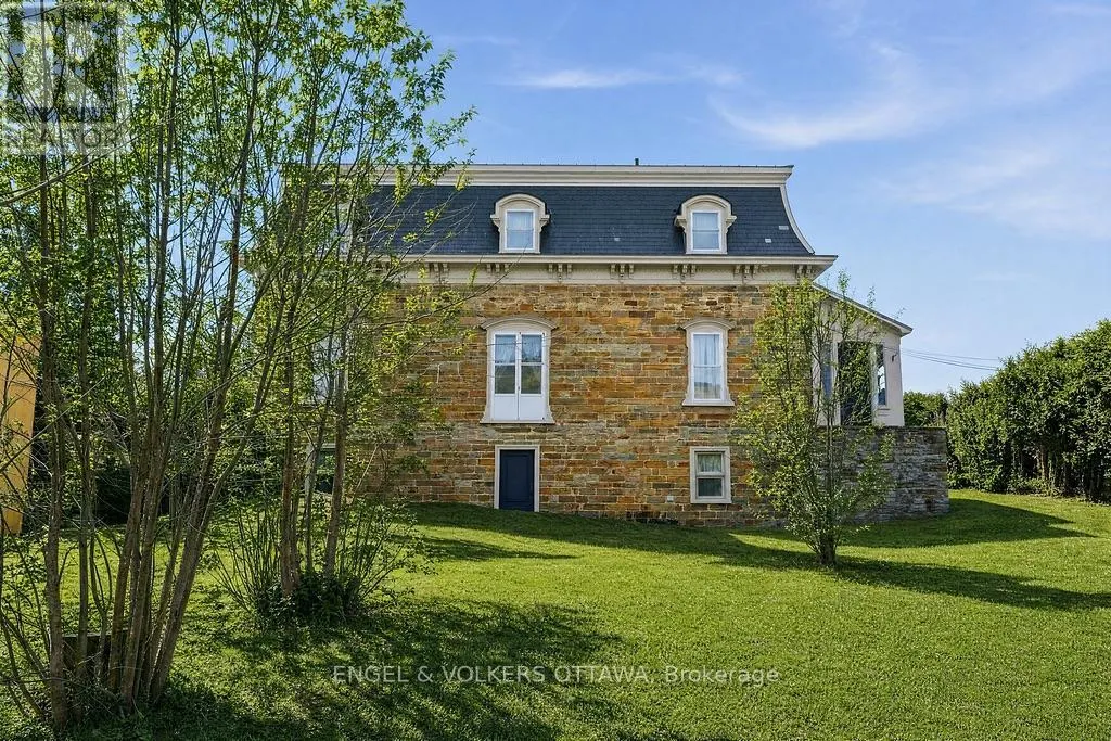 382 MCGILL STREET