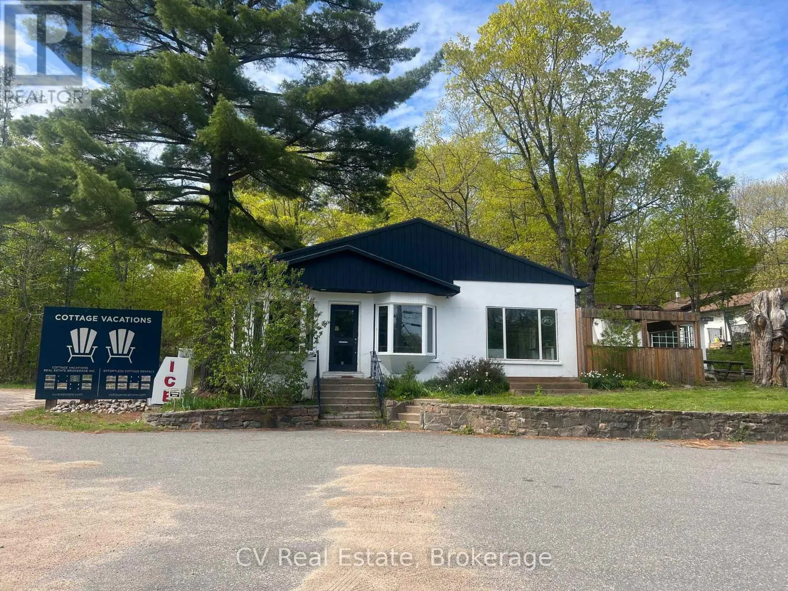 1 - 1001 JUDDHAVEN ROAD #1