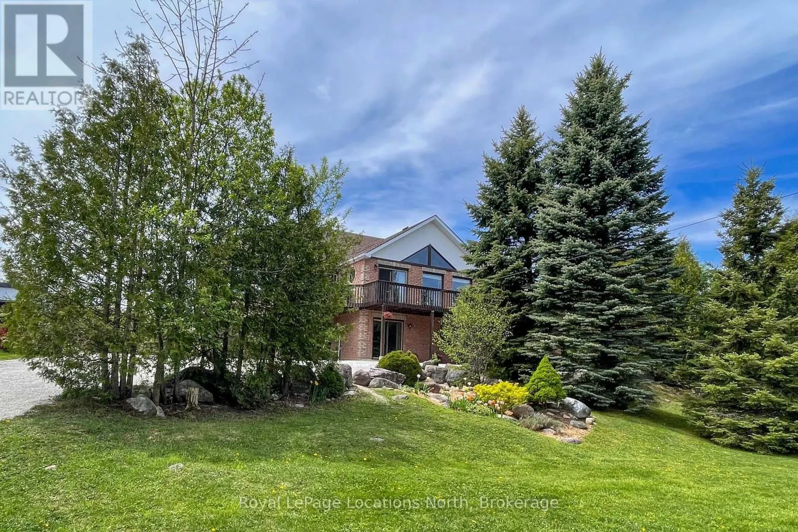 252 LAKESHORE ROAD N
