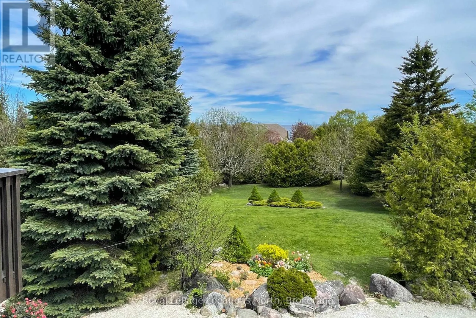 252 LAKESHORE ROAD N