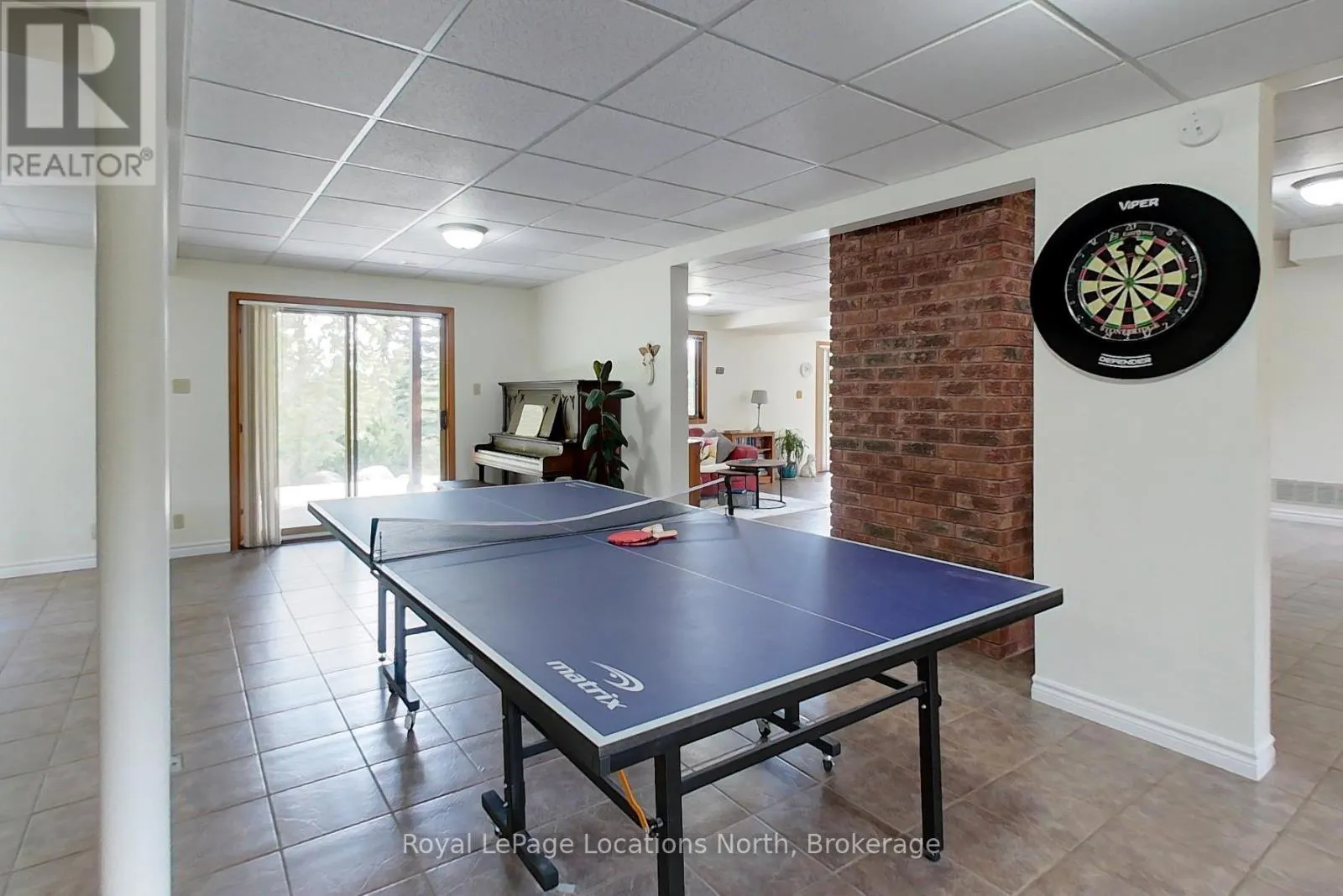 252 LAKESHORE ROAD N