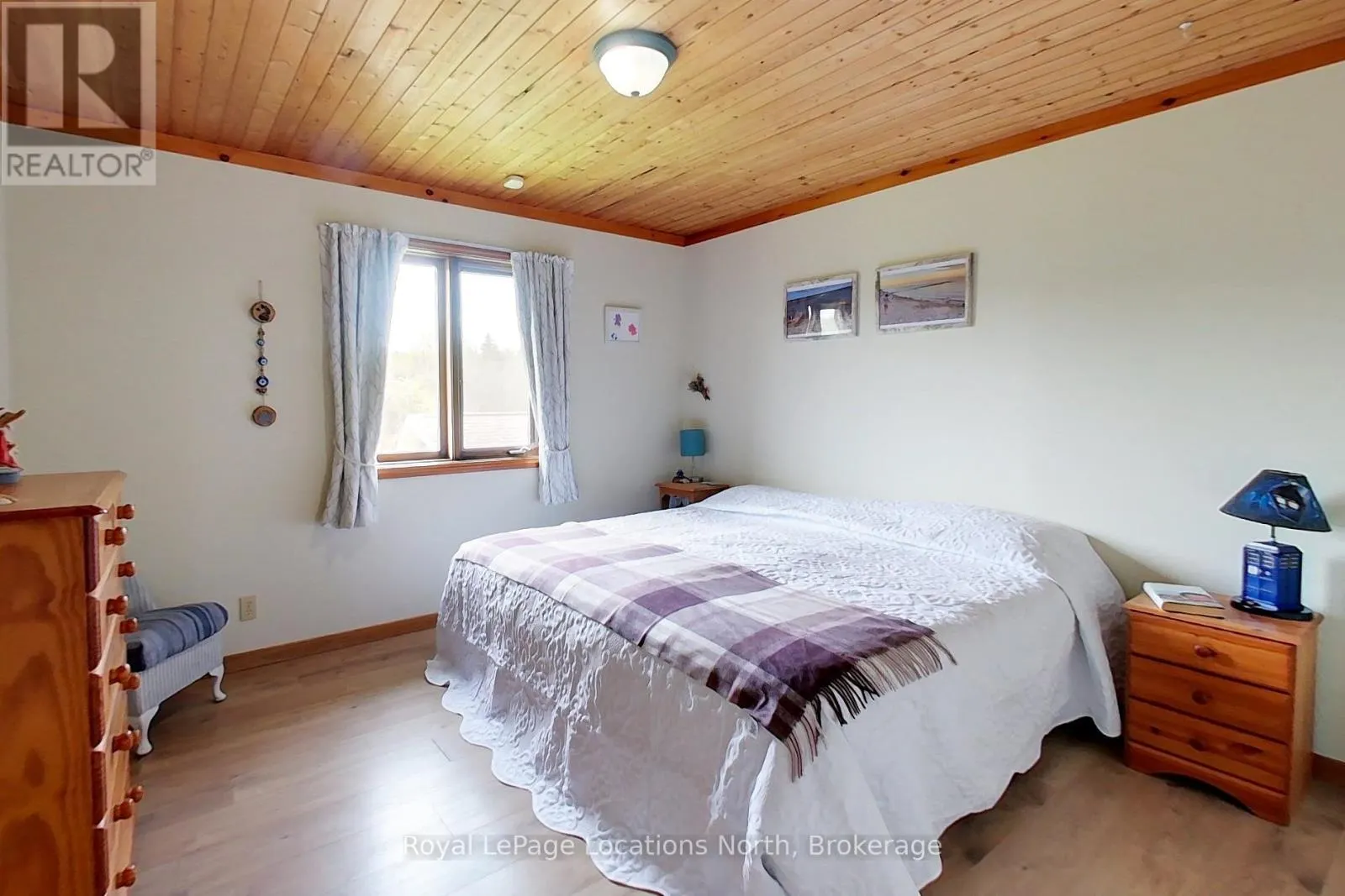 252 LAKESHORE ROAD N