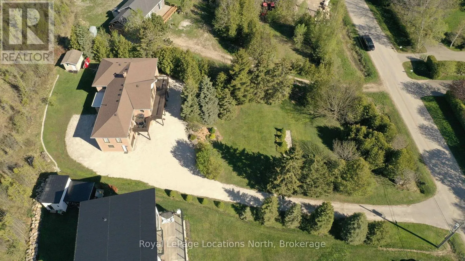 252 LAKESHORE ROAD N