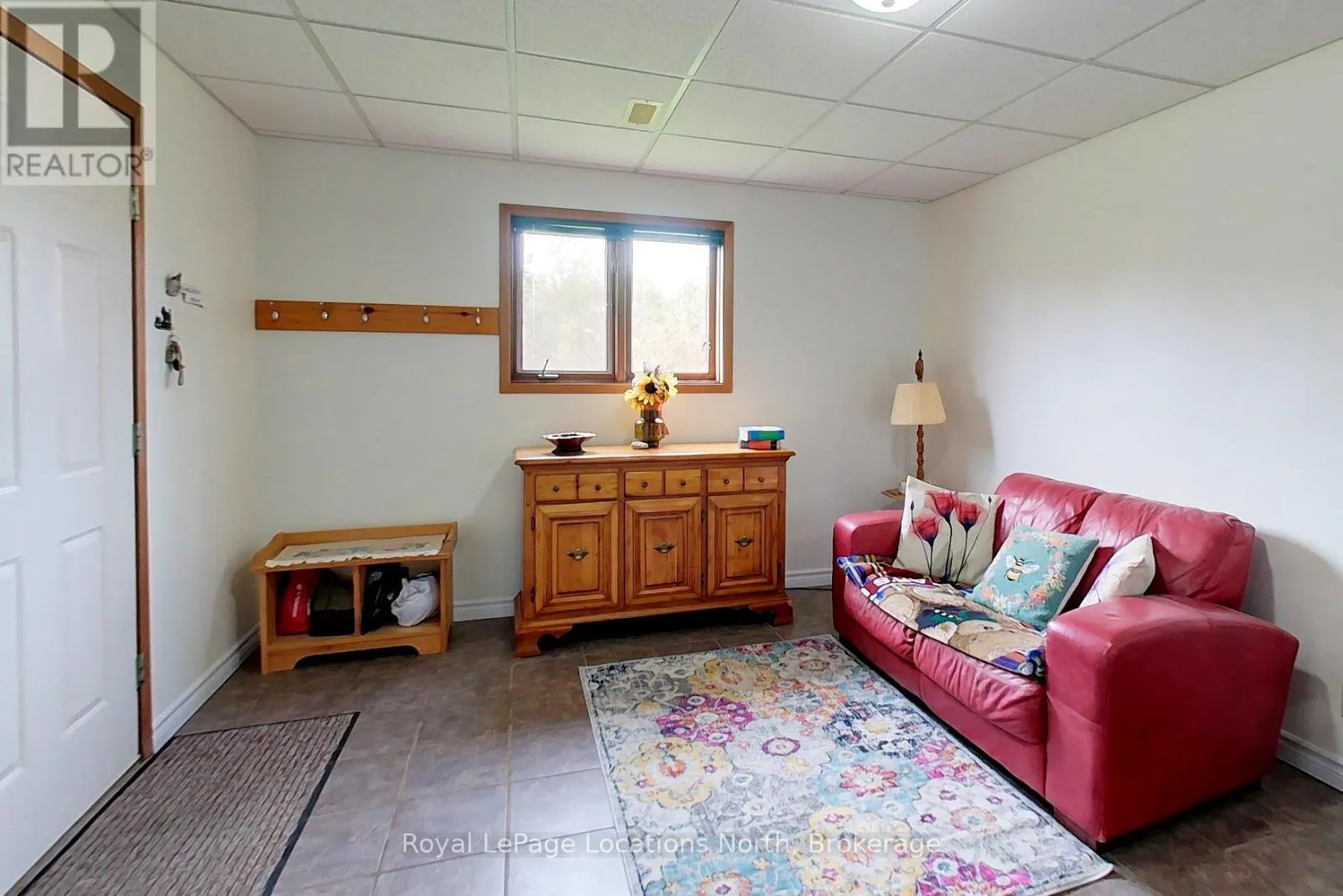 252 LAKESHORE ROAD N