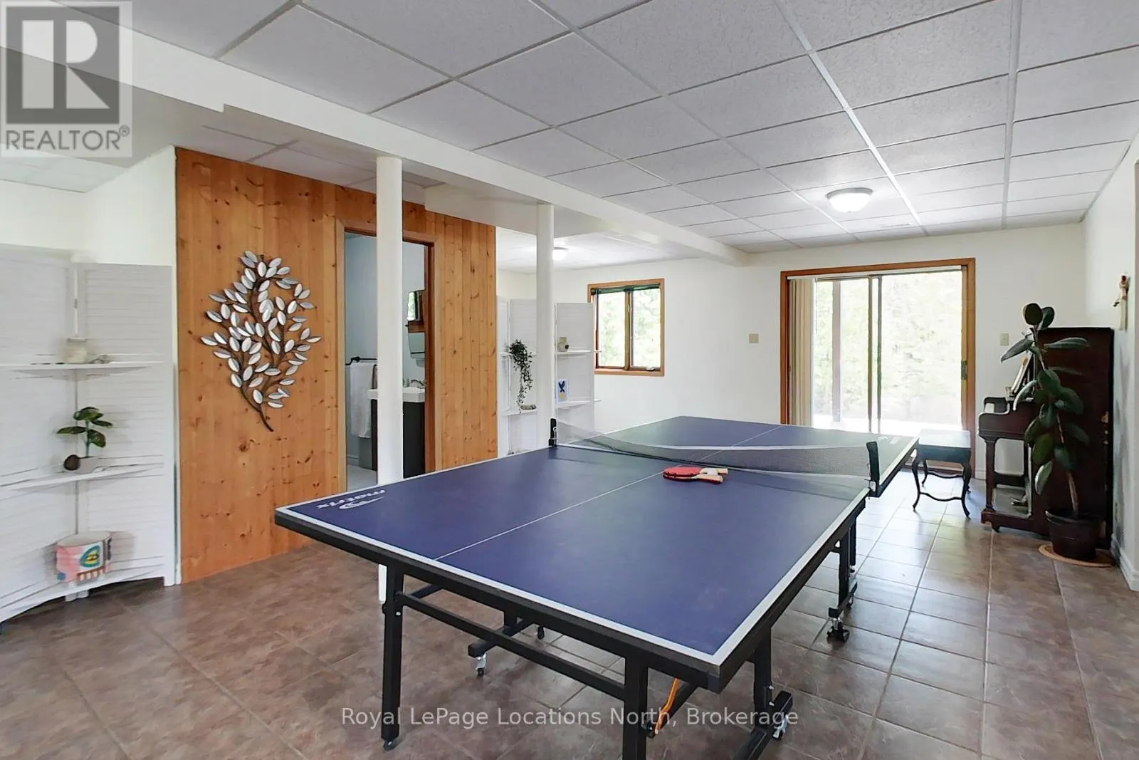 252 LAKESHORE ROAD N