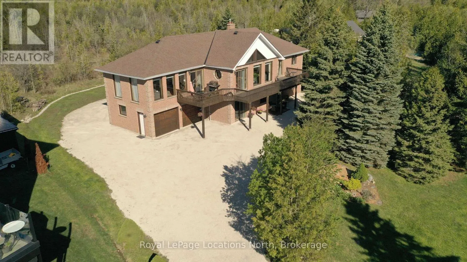 252 LAKESHORE ROAD N