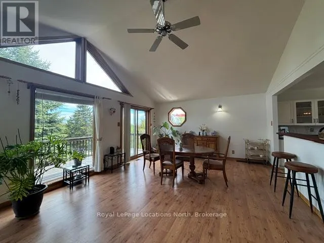 252 LAKESHORE ROAD N
