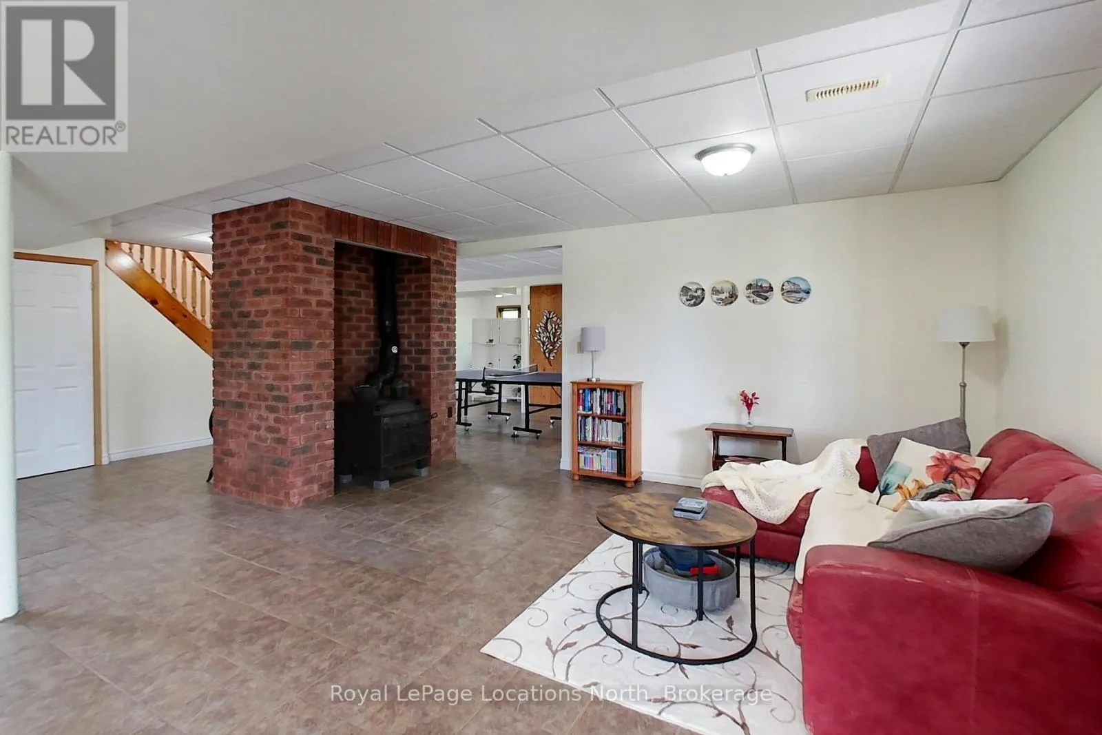 252 LAKESHORE ROAD N