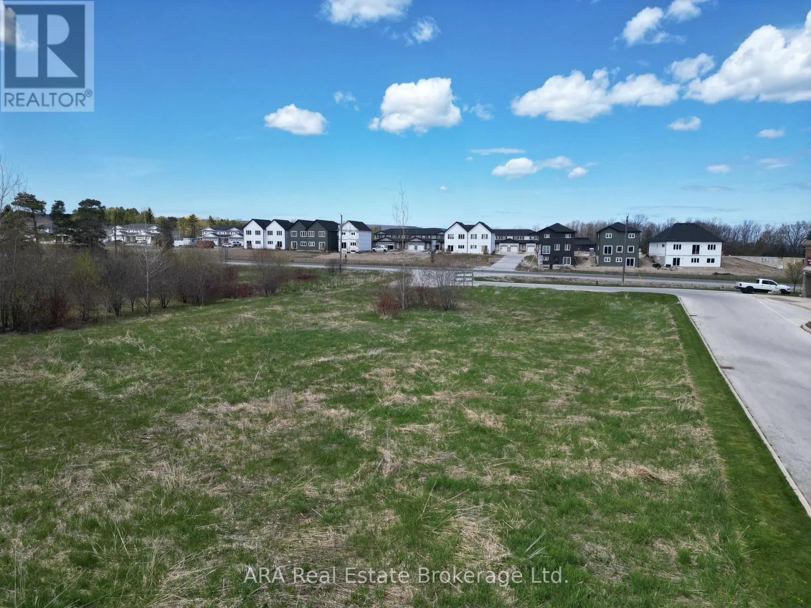 206104 26 HIGHWAY W