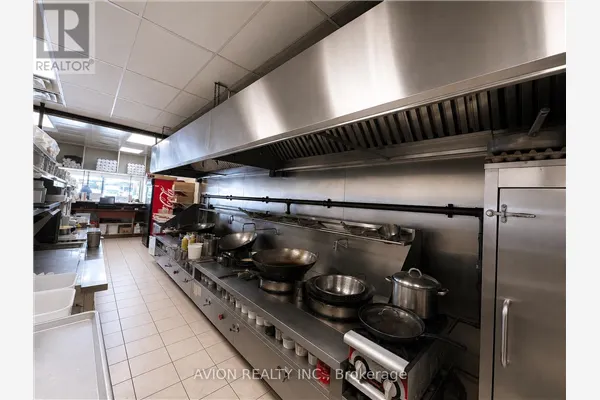 B6 - 1400 WEBER STREET E