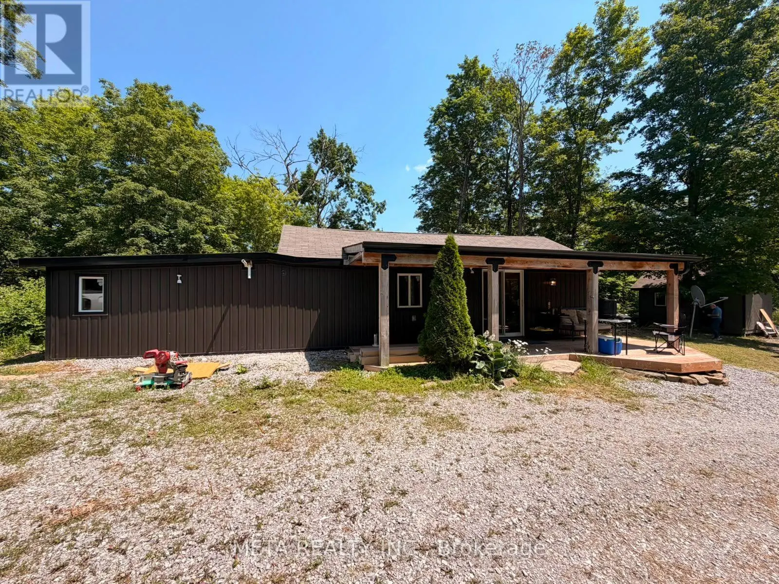 106 BOUNDARY LANE