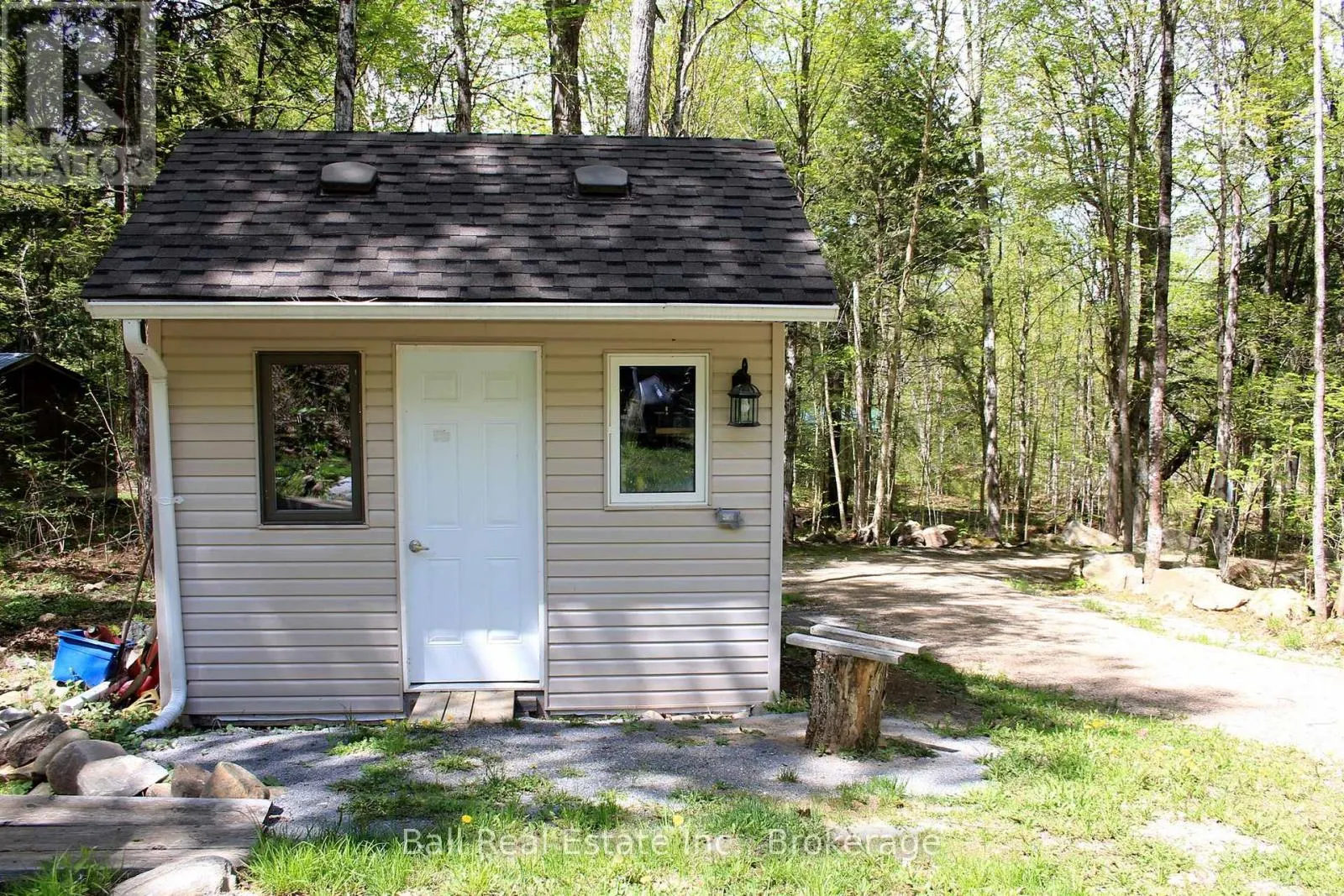 495 FOREST VIEW ROAD