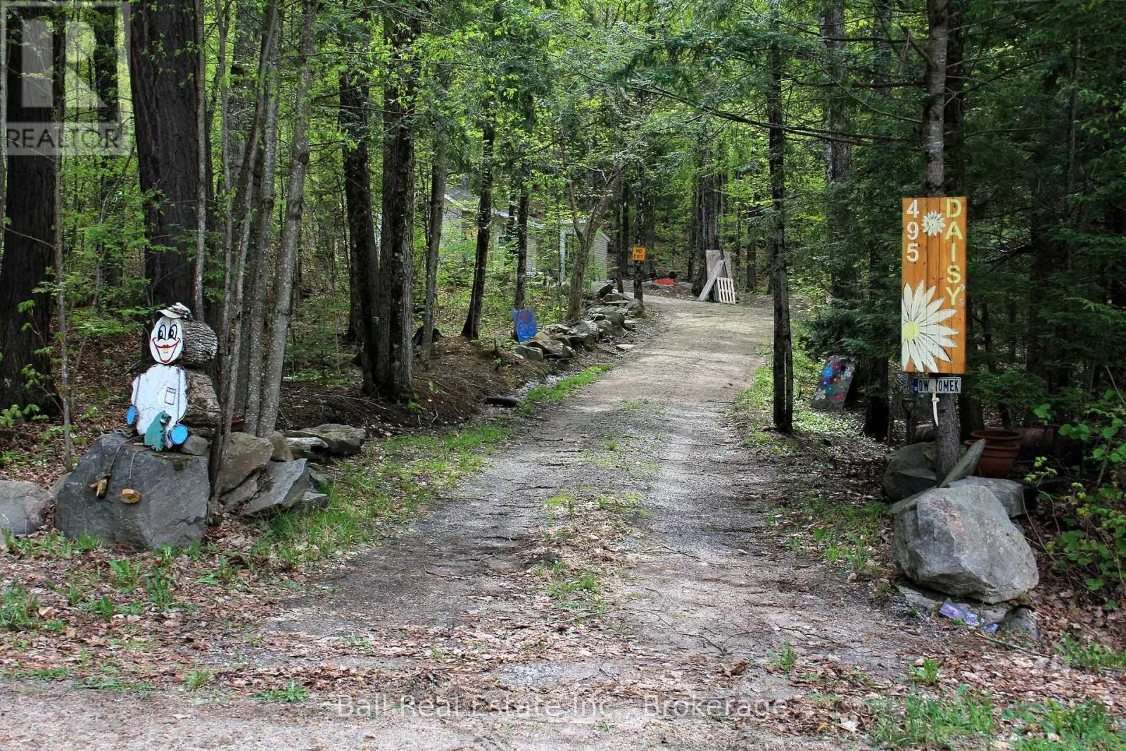 495 FOREST VIEW ROAD
