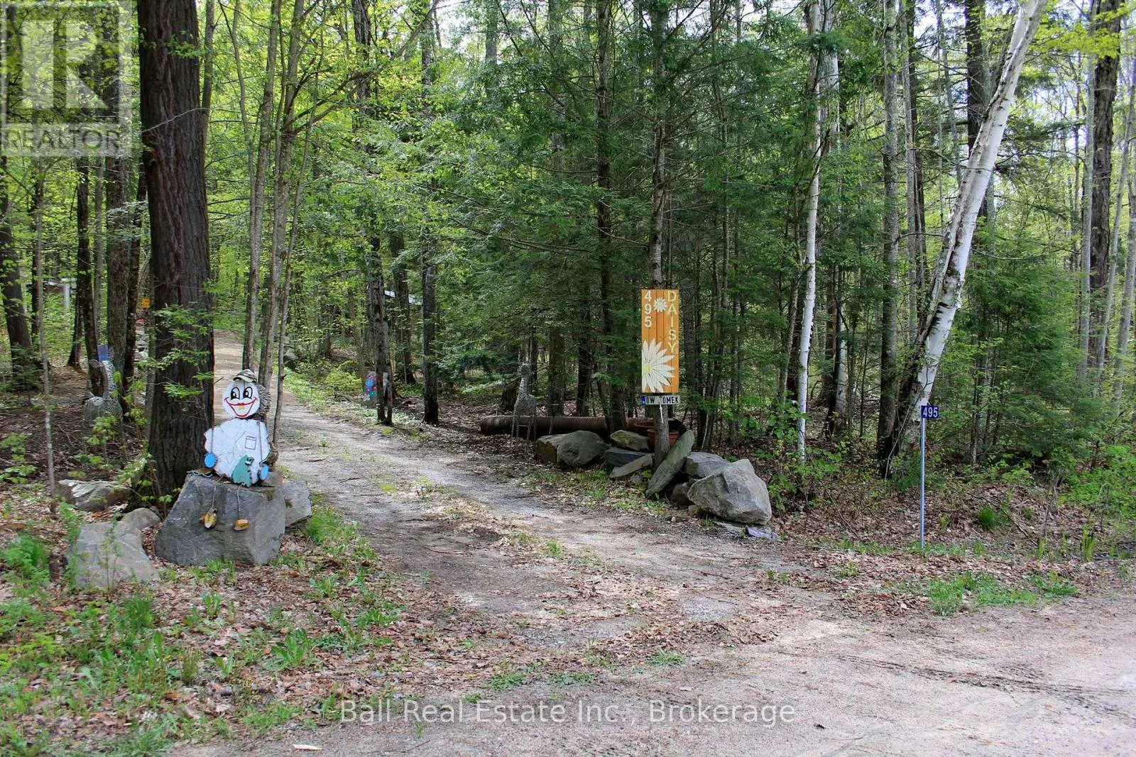 495 FOREST VIEW ROAD
