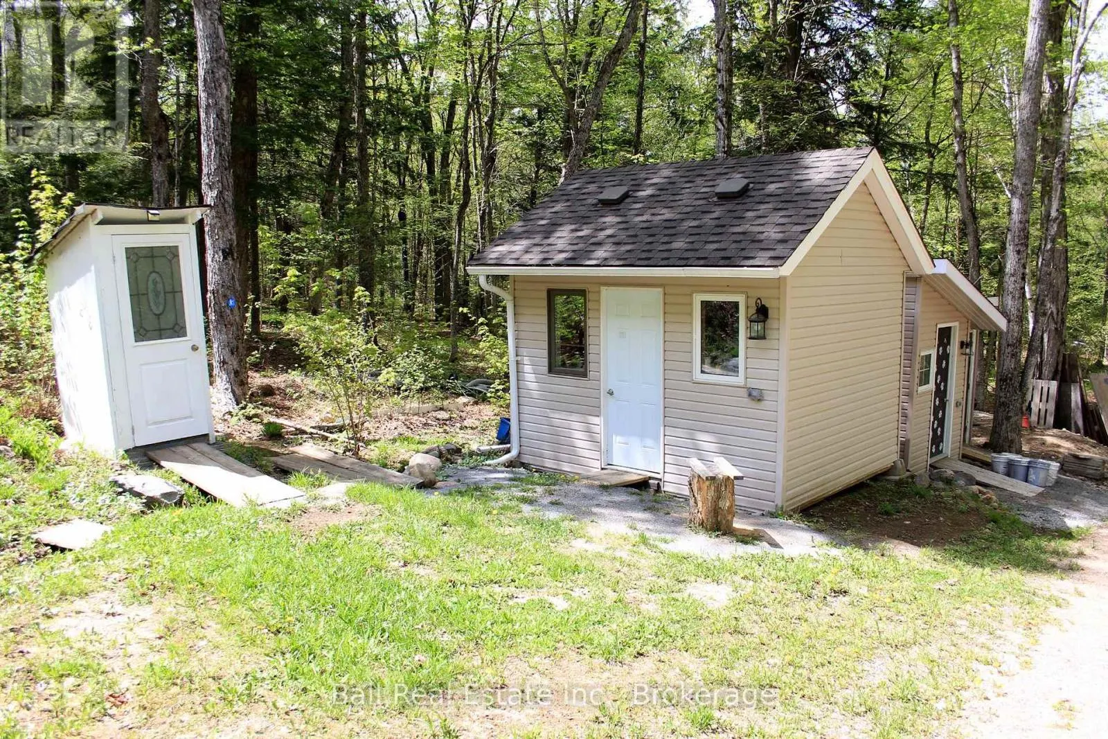 495 FOREST VIEW ROAD