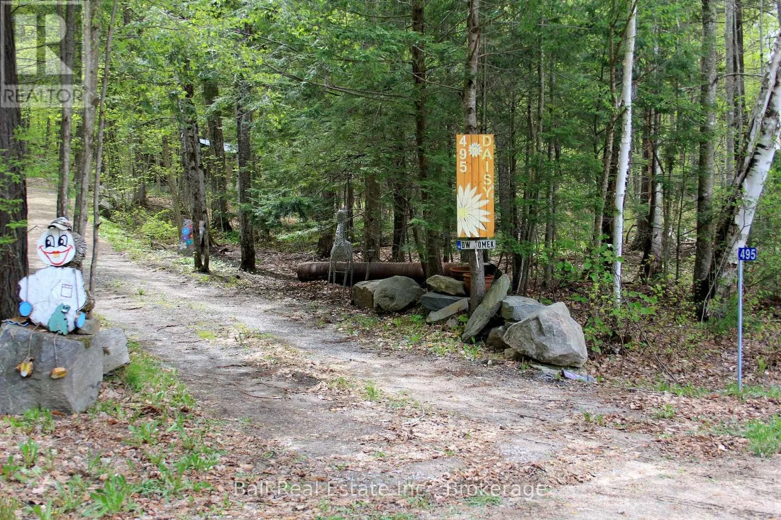 495 FOREST VIEW ROAD