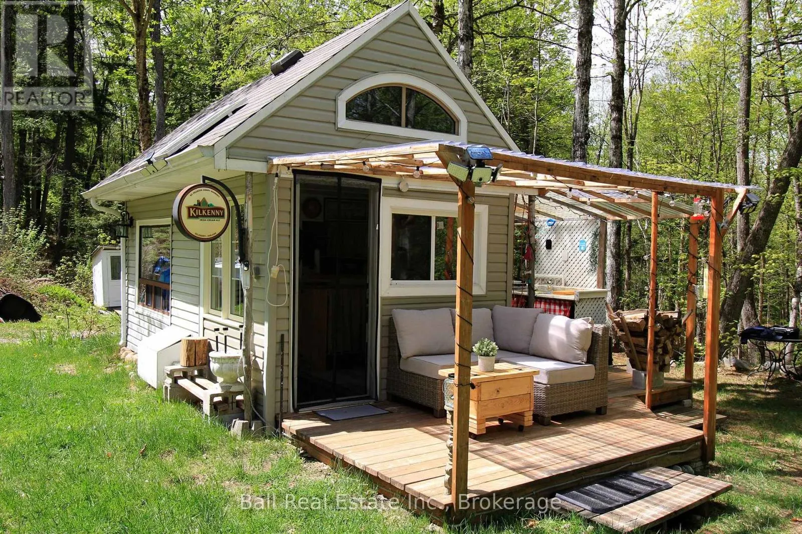 495 FOREST VIEW ROAD