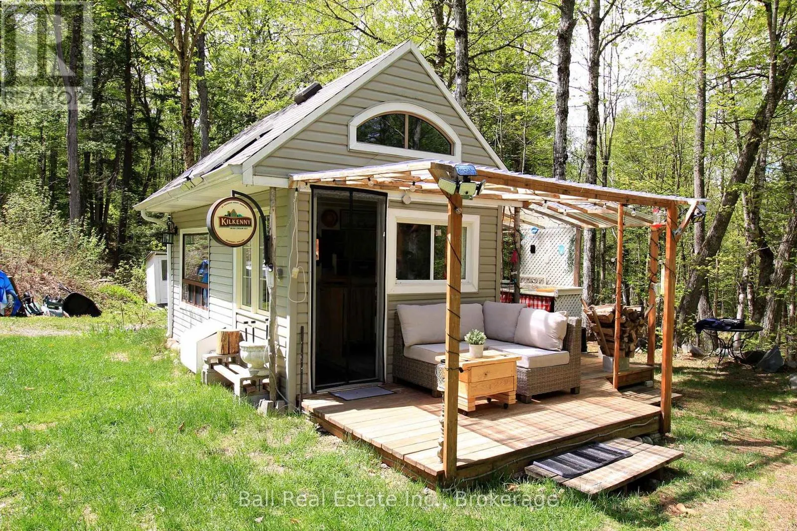495 FOREST VIEW ROAD