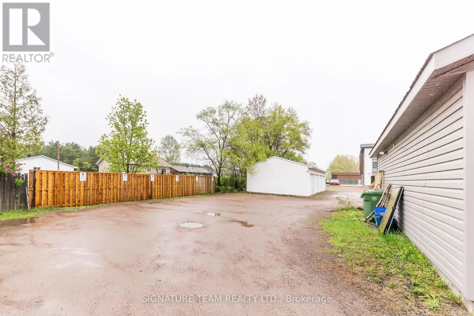 3227 PETAWAWA BOULEVARD