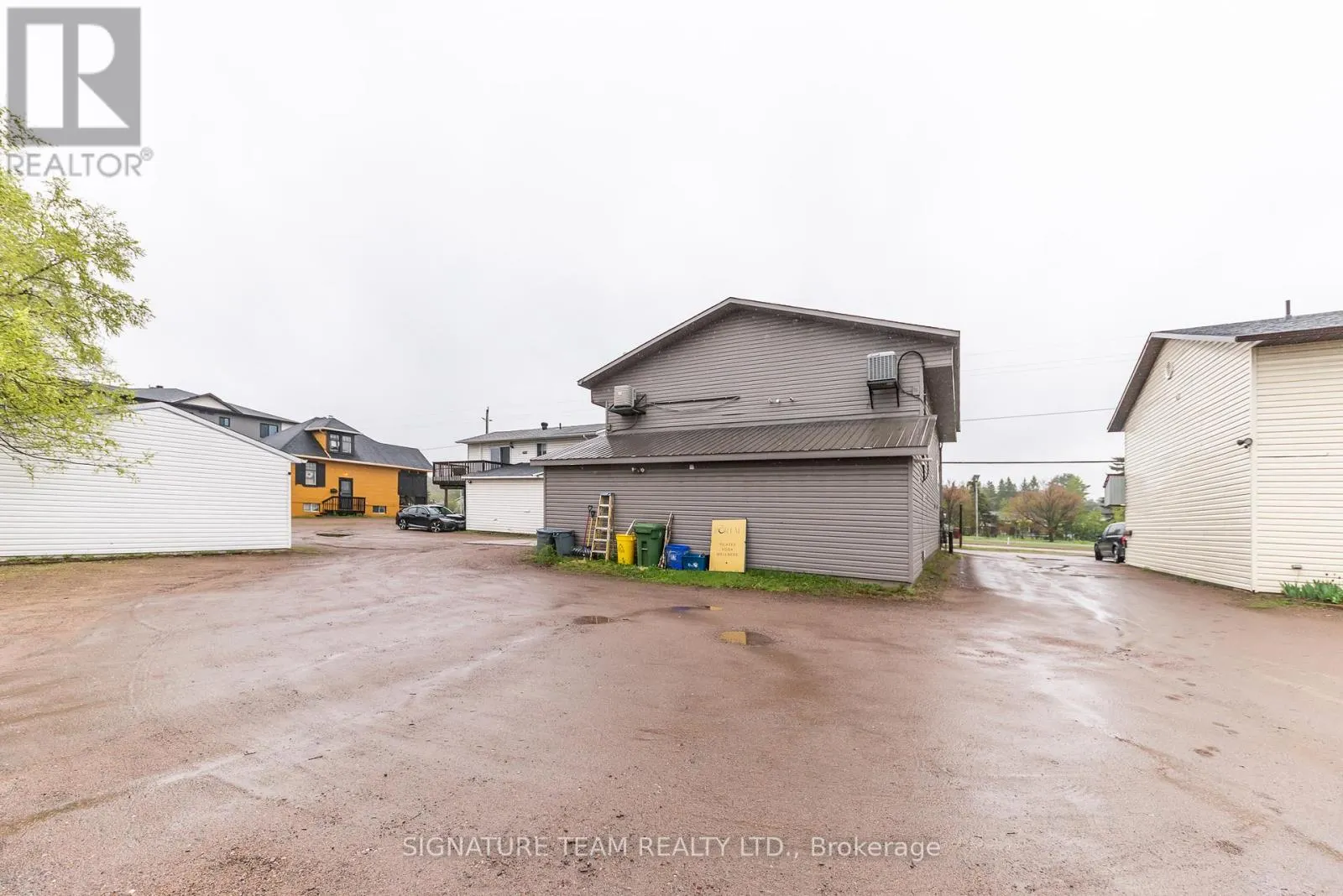 3227 PETAWAWA BOULEVARD